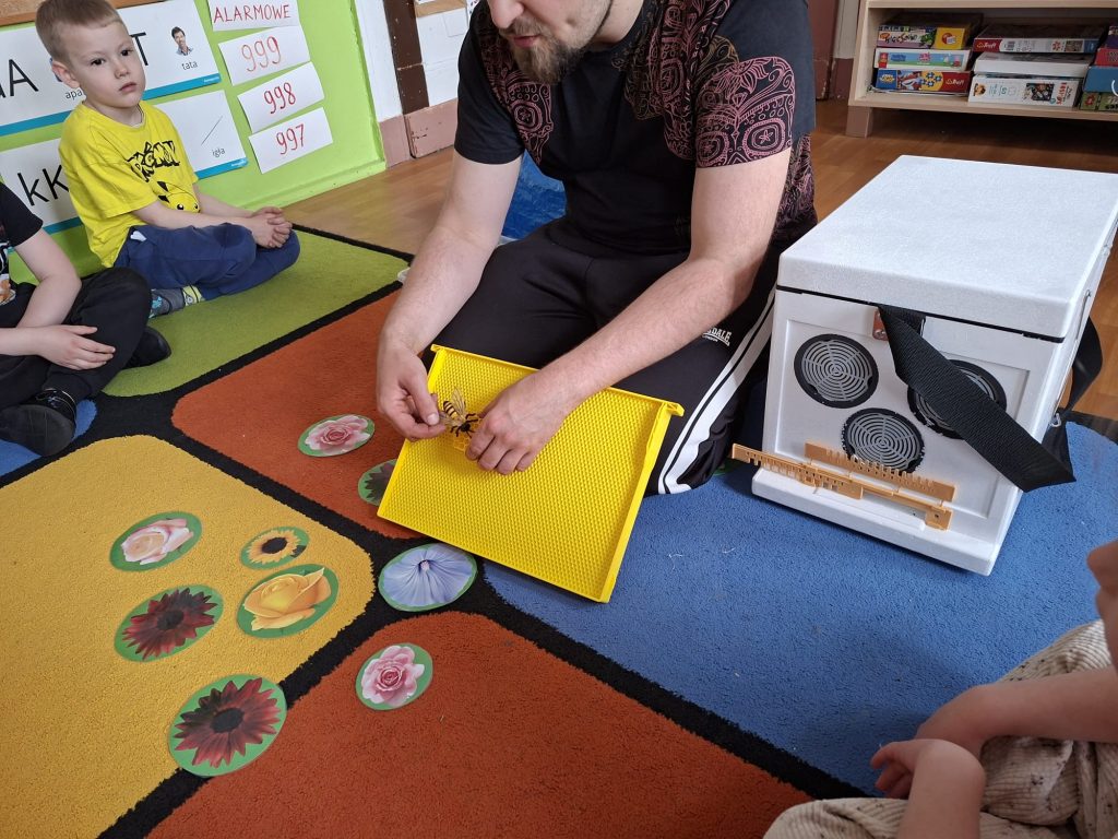 Warsztaty przyrodnicze - pracowite pszczoły